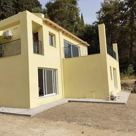 Marianthi Afroditi House In Achillion Woods